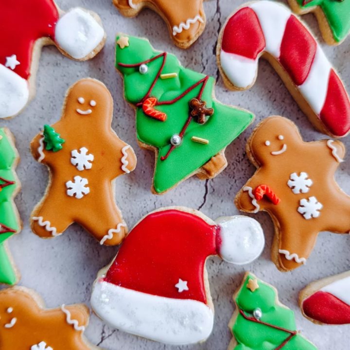 Des biscuits de Noël à décorer pour les fêtes.