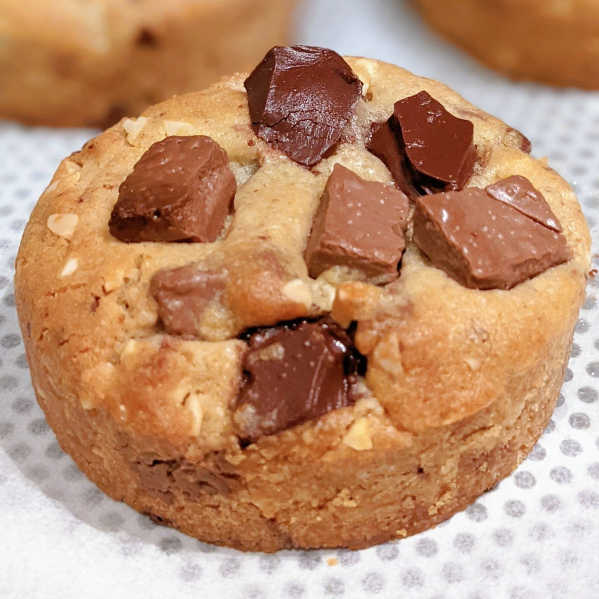 Un cookie chocolat praliné.