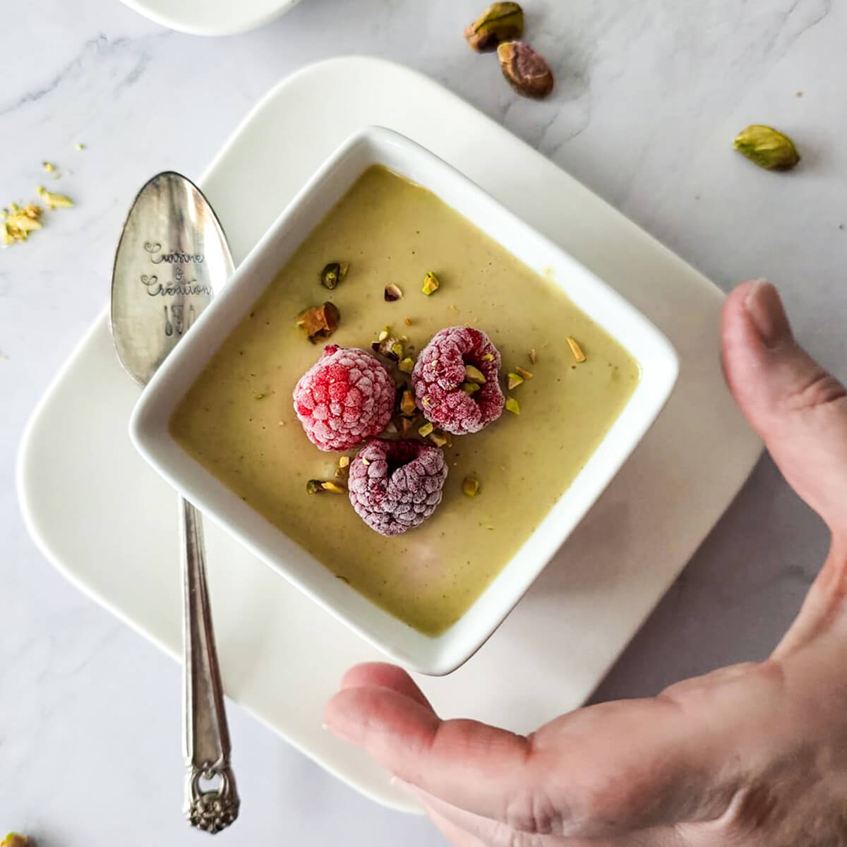 Une crème dessert à la pistache.