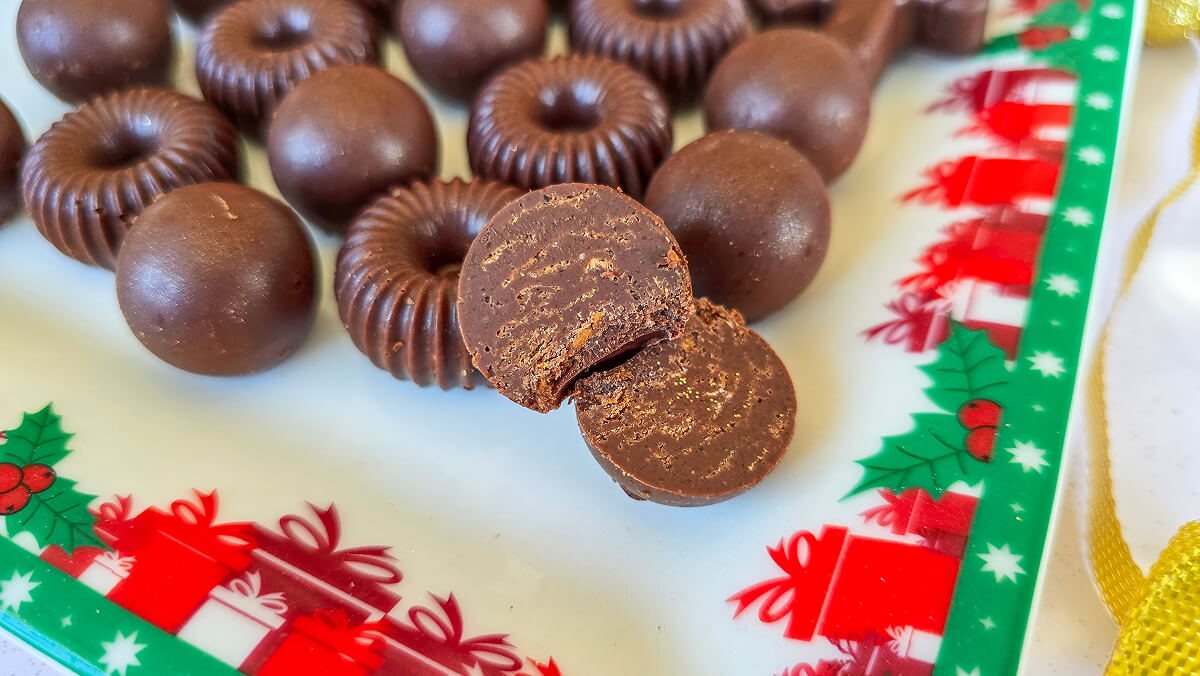 Des chocolats de Noël croustillants.