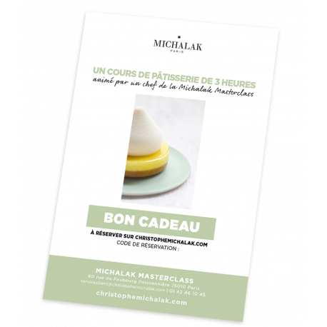 Une photo de masterclass du chef patissier Christophe Michalak.