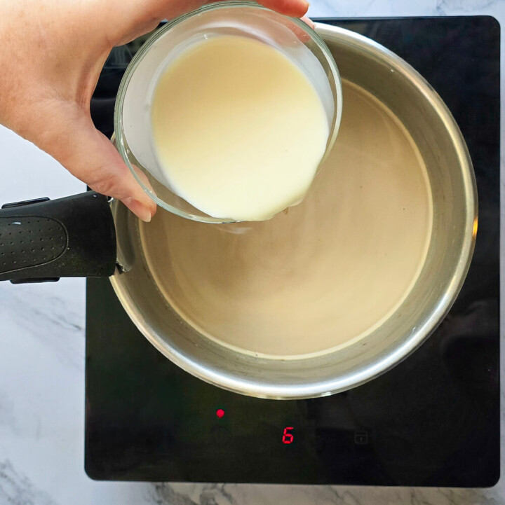 Ajouter la maïzena pour la crème dessert.