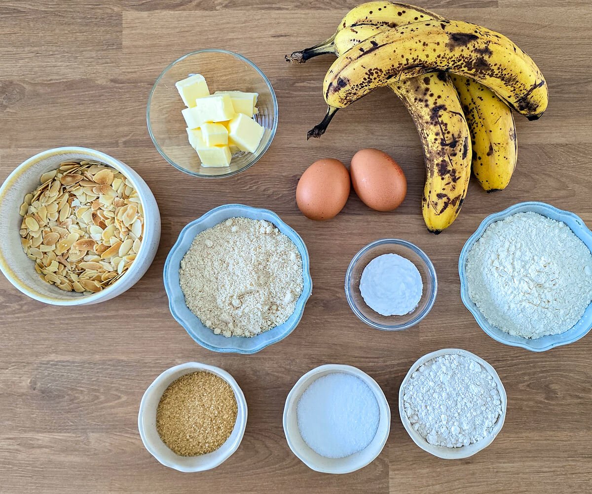 Des ingrédients pour réaliser un banana bread façon frangipane.