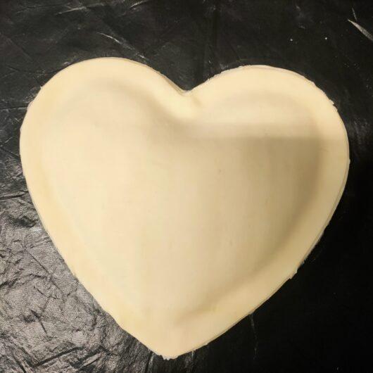 Pâte de galette des rois en forme de cœur 