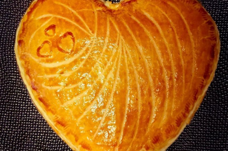 Galette des rois en forme de cœur (fait maison)