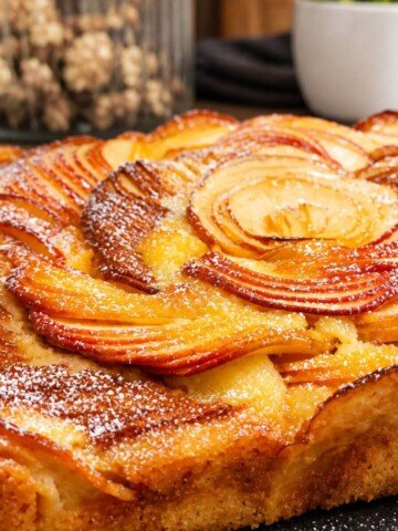 Un gâteau moelleux pommes poire.