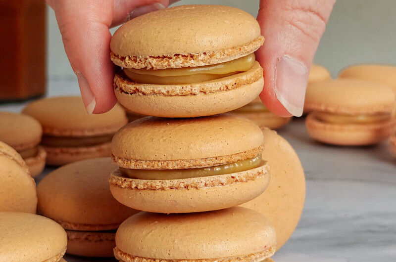 Macarons Caramel Beurre Salé (Meringue Française)