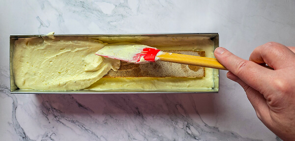 Recouvrir de crème l'insert.