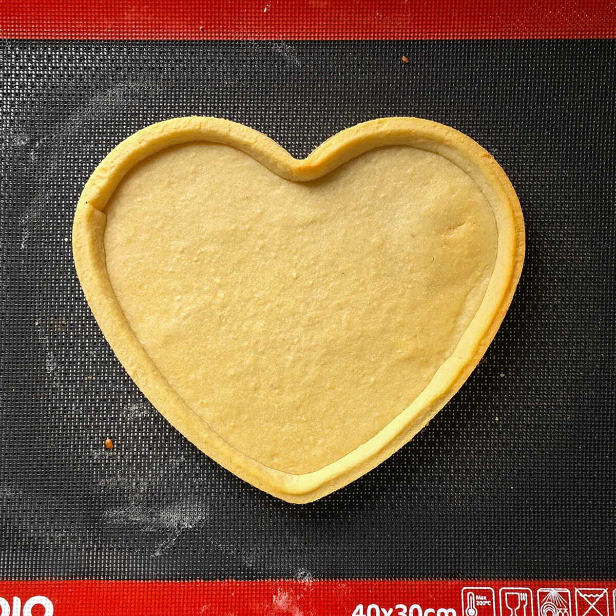 Pâte sucrée précuite pour entremets (1) Pâte sucrée précuite pour entremets.