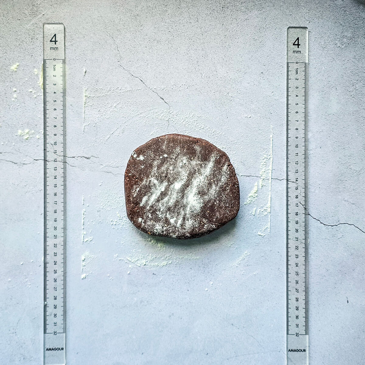 préparer-étaler-pate-sucrée-chocolat-pour-tarte (1) (1)